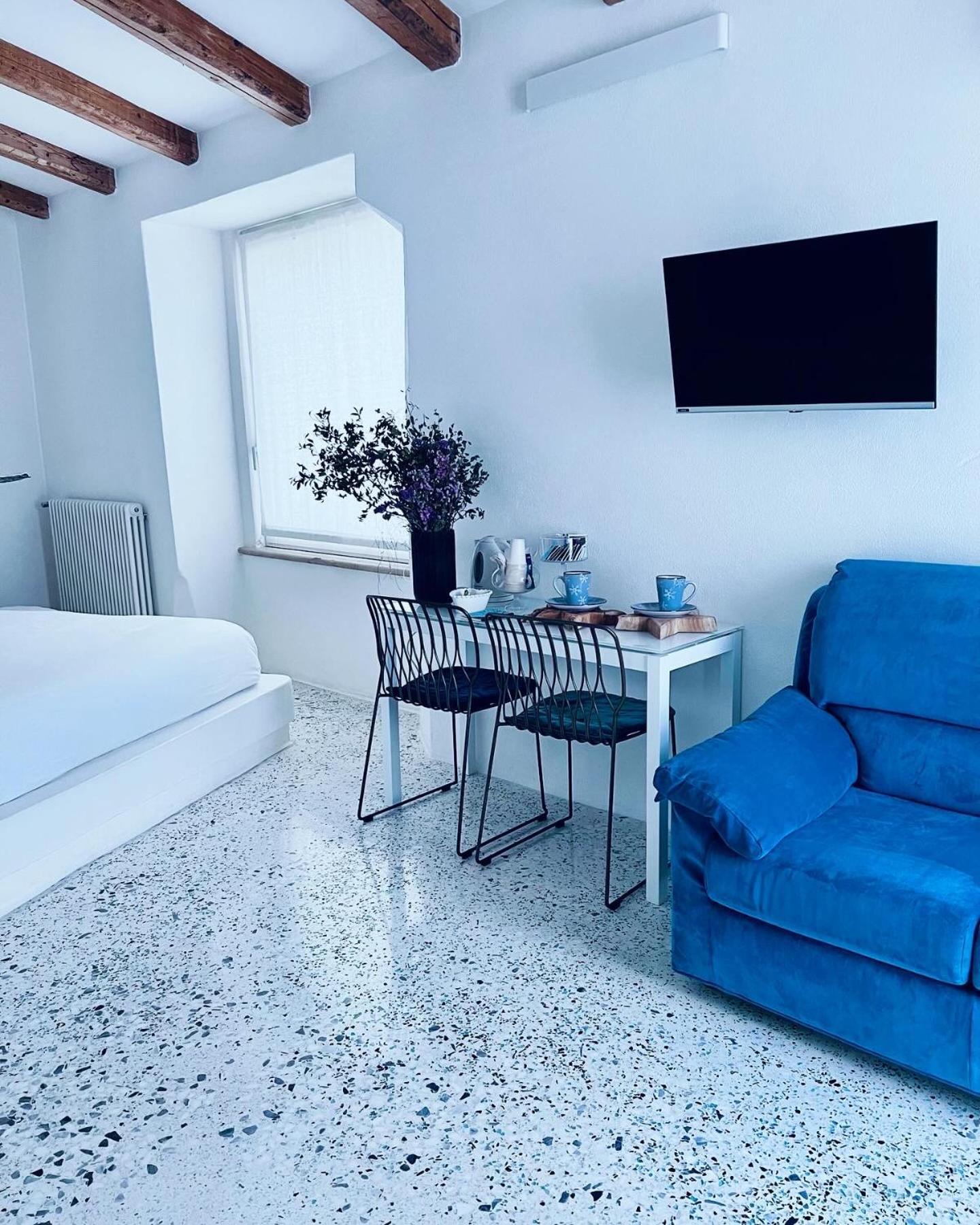 Hydria Guest House Art Gallery 아쿠아비바 델레 폰티 외부 사진